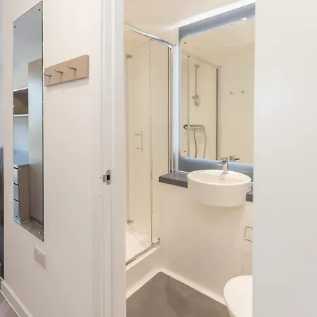 Ensuite In * Bristol